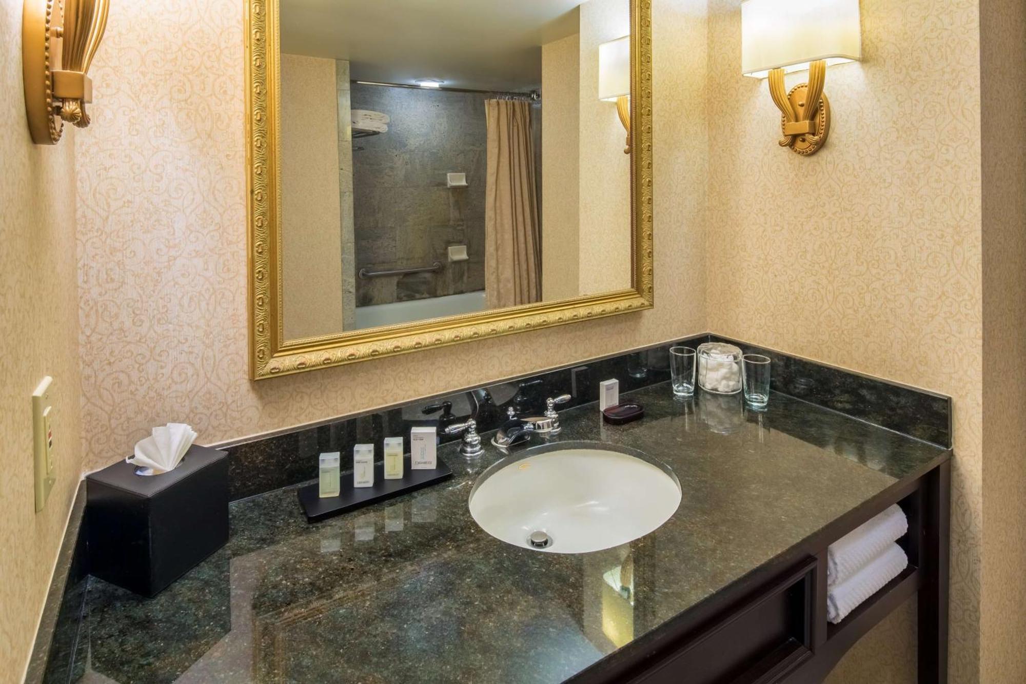 Embassy Suites By Hilton Portland Downtown Екстер'єр фото
